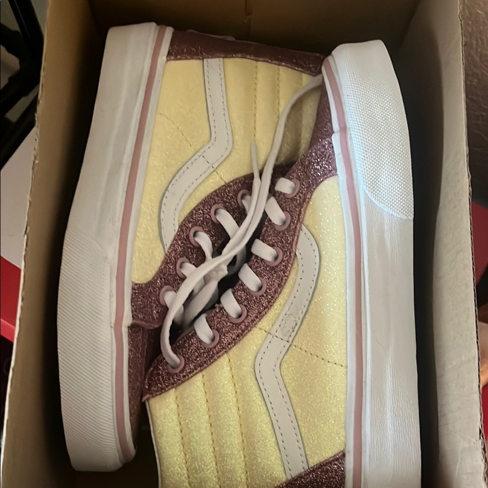 Cans pink and white glittered Two-Tone Sneakers girls size 1 NIB